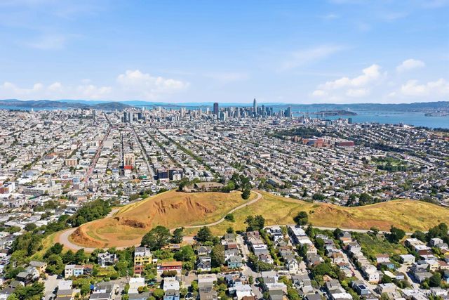 215 Bradford Street, San Francisco, CA 94110