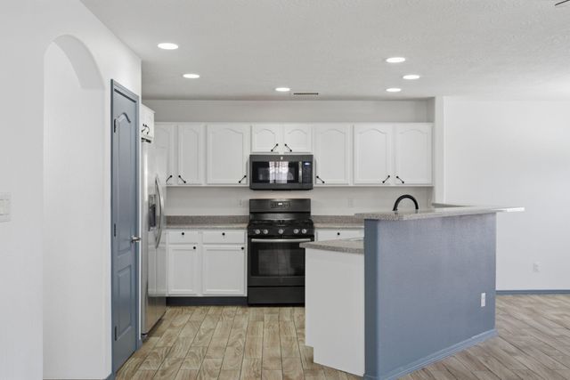 10831 Antler Tool Road SW, Albuquerque, NM 87121