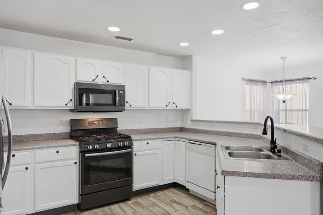 10831 Antler Tool Road SW, Albuquerque, NM 87121