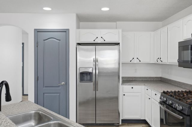 10831 Antler Tool Road SW, Albuquerque, NM 87121