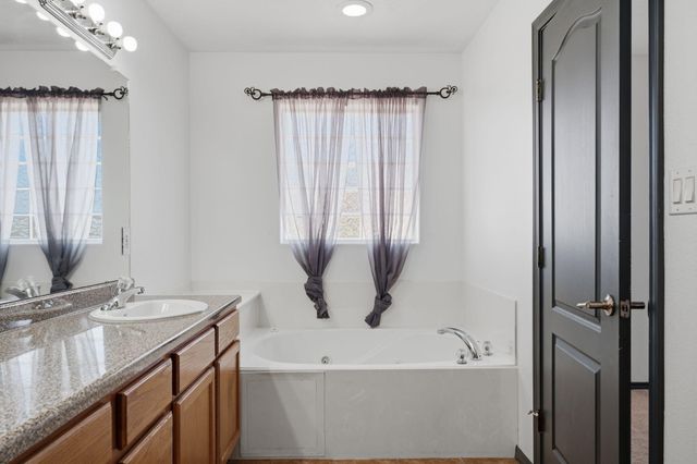 10831 Antler Tool Road SW, Albuquerque, NM 87121