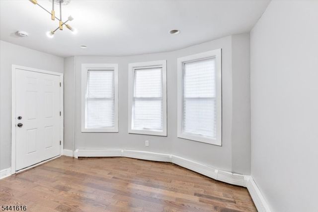 20 Edwin Pl, Newark City, NJ 07112