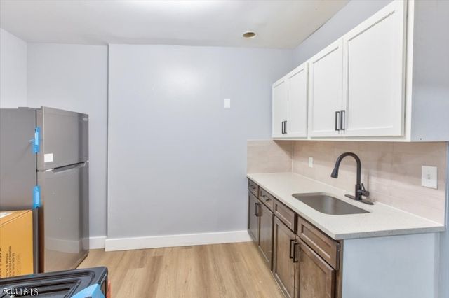20 Edwin Pl, Newark City, NJ 07112