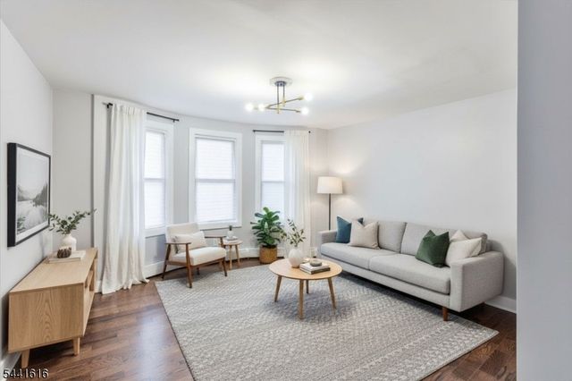 20 Edwin Pl, Newark City, NJ 07112