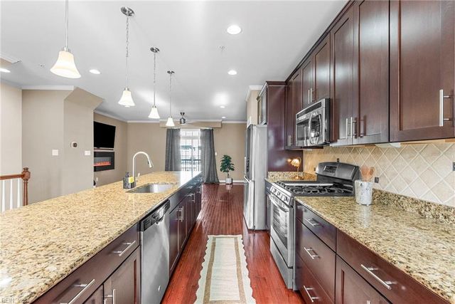 4907 Settlers Market BLVD, Williamsburg, VA 23188