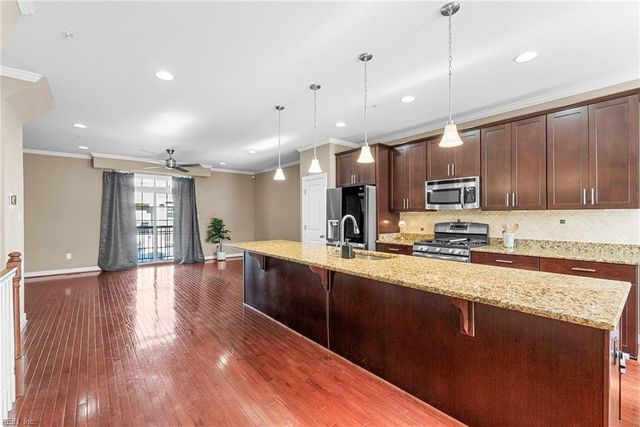 4907 Settlers Market BLVD, Williamsburg, VA 23188