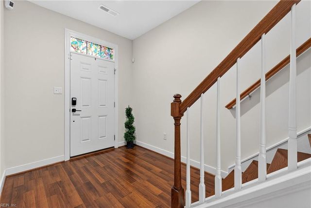 4907 Settlers Market BLVD, Williamsburg, VA 23188