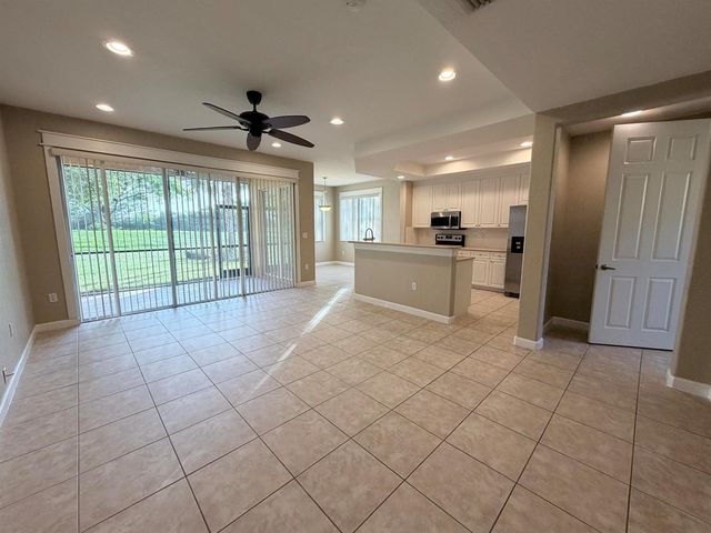 7911 NW 128th Lane 11-c, Parkland, FL 33076