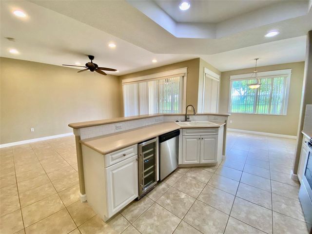 7911 NW 128th Lane 11-c, Parkland, FL 33076