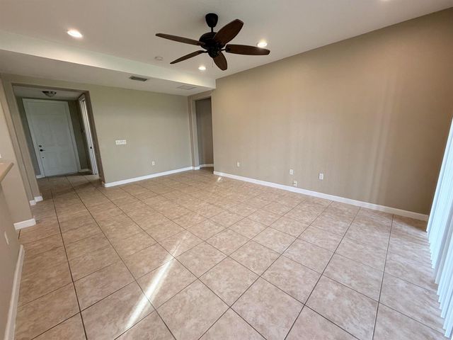 7911 NW 128th Lane 11-c, Parkland, FL 33076