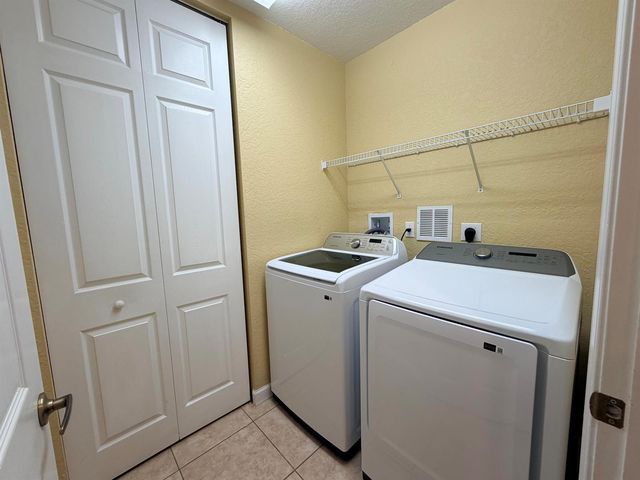 7911 NW 128th Lane 11-c, Parkland, FL 33076