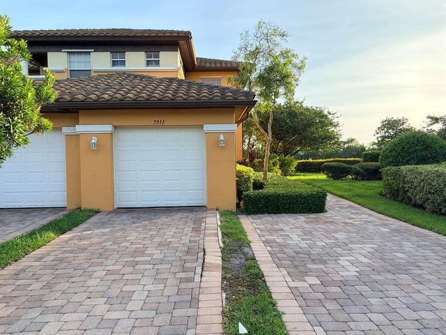 7911 NW 128th Lane 11-c, Parkland, FL 33076