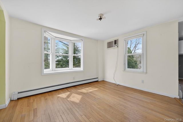 87 8th Avenue, Huntington Station, NY 11746