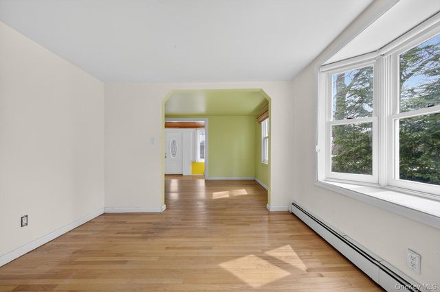 87 8th Avenue, Huntington Station, NY 11746