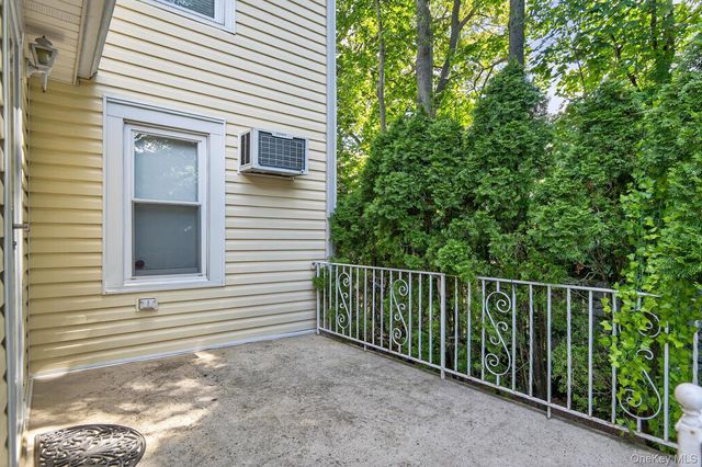 87 8th Avenue, Huntington Station, NY 11746