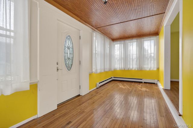 87 8th Avenue, Huntington Station, NY 11746