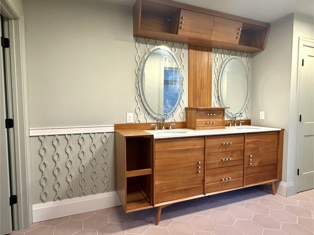 1313 Riverside Dr, Nashville, TN 37206