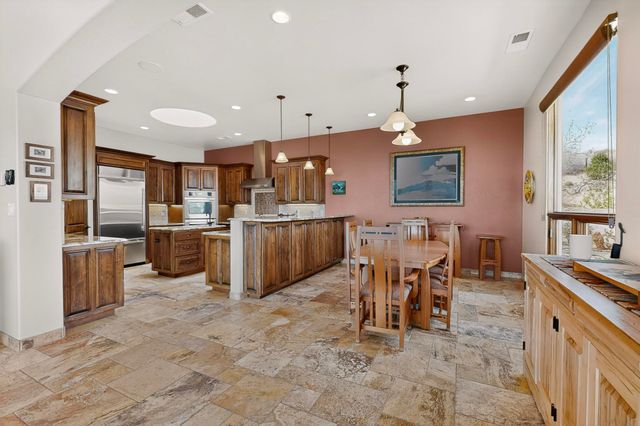 192 Camino Rayo Del Sol, Corrales, NM 87048