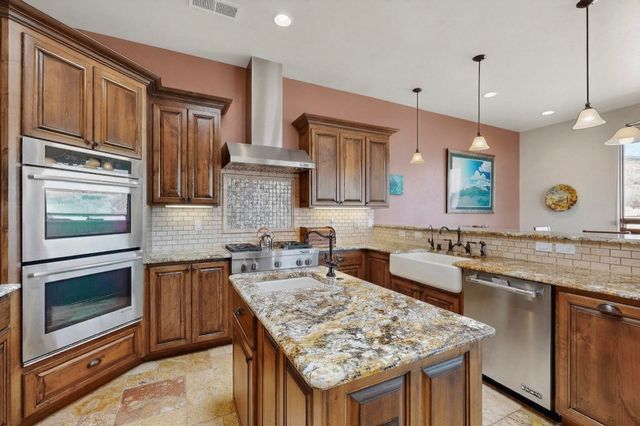 192 Camino Rayo Del Sol, Corrales, NM 87048
