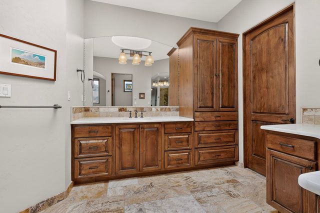 192 Camino Rayo Del Sol, Corrales, NM 87048