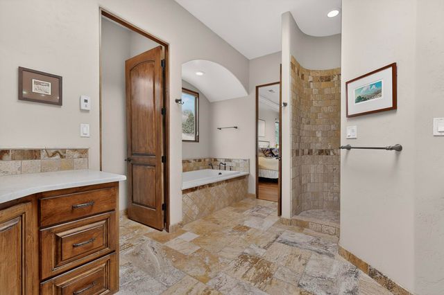 192 Camino Rayo Del Sol, Corrales, NM 87048