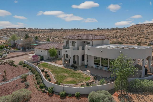 192 Camino Rayo Del Sol, Corrales, NM 87048