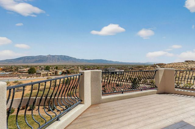 192 Camino Rayo Del Sol, Corrales, NM 87048