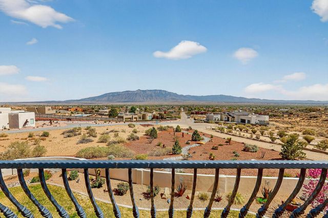 192 Camino Rayo Del Sol, Corrales, NM 87048