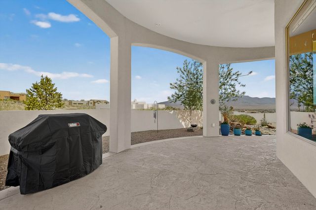 192 Camino Rayo Del Sol, Corrales, NM 87048