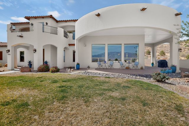 192 Camino Rayo Del Sol, Corrales, NM 87048