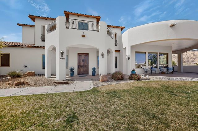 192 Camino Rayo Del Sol, Corrales, NM 87048