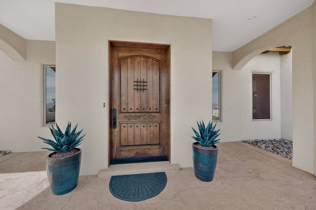 192 Camino Rayo Del Sol, Corrales, NM 87048