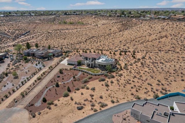 192 Camino Rayo Del Sol, Corrales, NM 87048