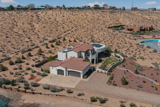 192 Camino Rayo Del Sol, Corrales, NM 87048