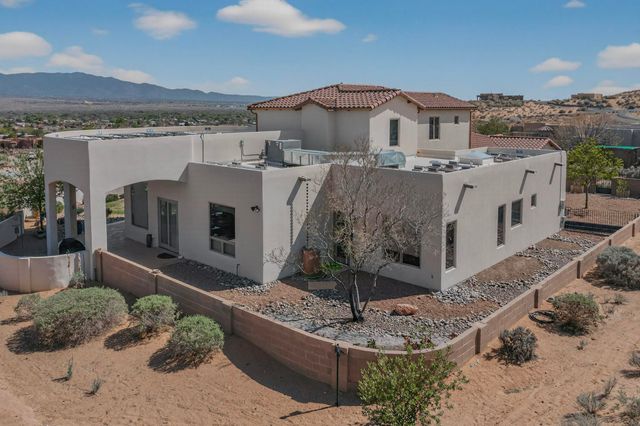 192 Camino Rayo Del Sol, Corrales, NM 87048