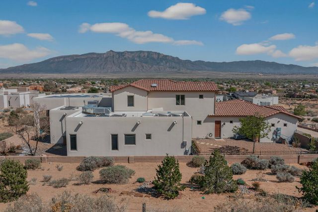 192 Camino Rayo Del Sol, Corrales, NM 87048