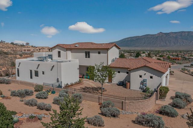 192 Camino Rayo Del Sol, Corrales, NM 87048