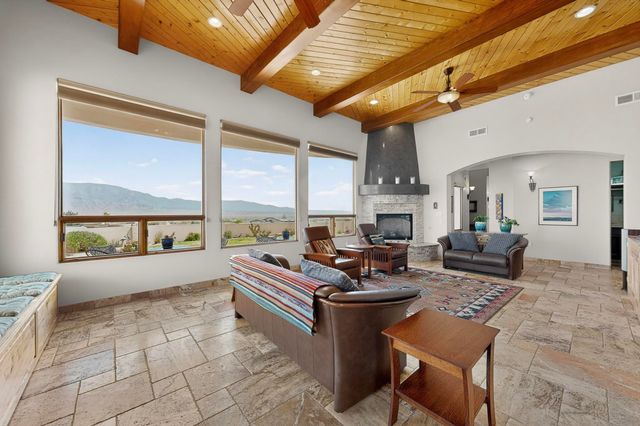 192 Camino Rayo Del Sol, Corrales, NM 87048