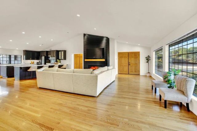 21245 OLD OAK RD, Alpine, CA 91901