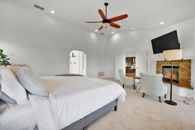 21245 OLD OAK RD, Alpine, CA 91901