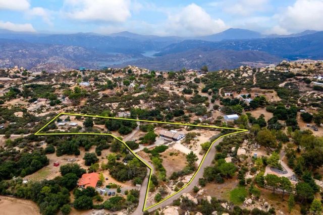 21245 OLD OAK RD, Alpine, CA 91901