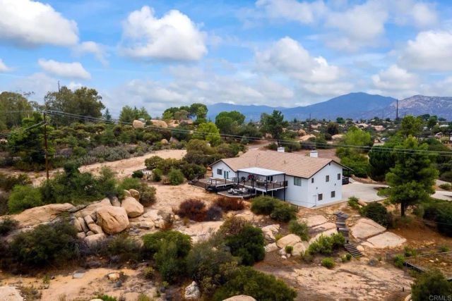 21245 OLD OAK RD, Alpine, CA 91901