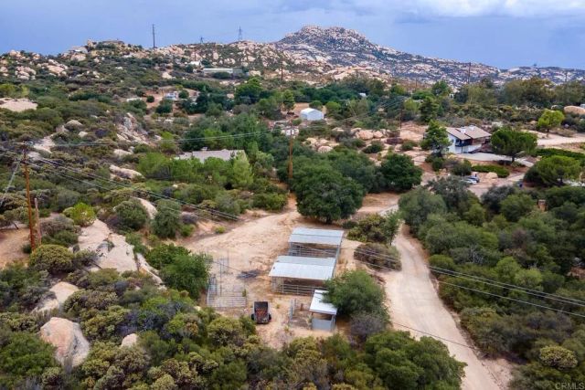 21245 OLD OAK RD, Alpine, CA 91901