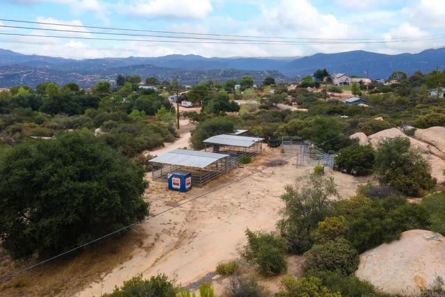 21245 OLD OAK RD, Alpine, CA 91901