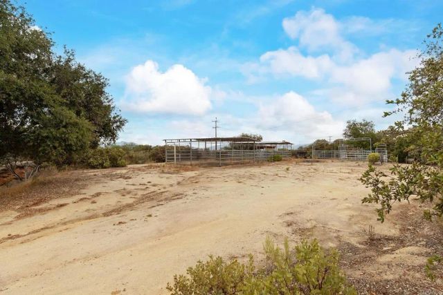 21245 OLD OAK RD, Alpine, CA 91901