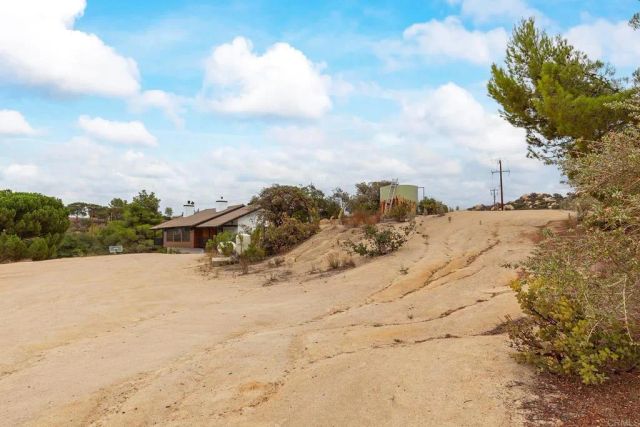 21245 OLD OAK RD, Alpine, CA 91901