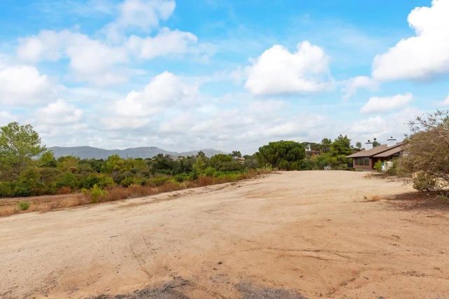 21245 OLD OAK RD, Alpine, CA 91901