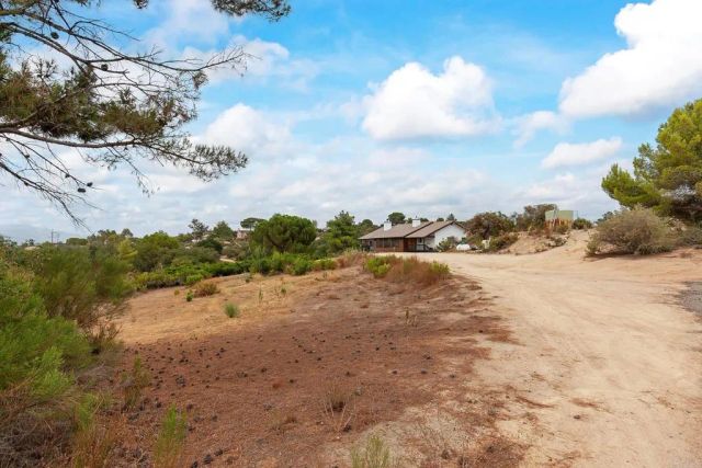 21245 OLD OAK RD, Alpine, CA 91901