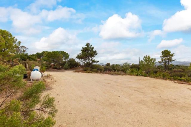 21245 OLD OAK RD, Alpine, CA 91901