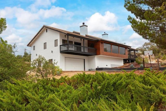 21245 OLD OAK RD, Alpine, CA 91901